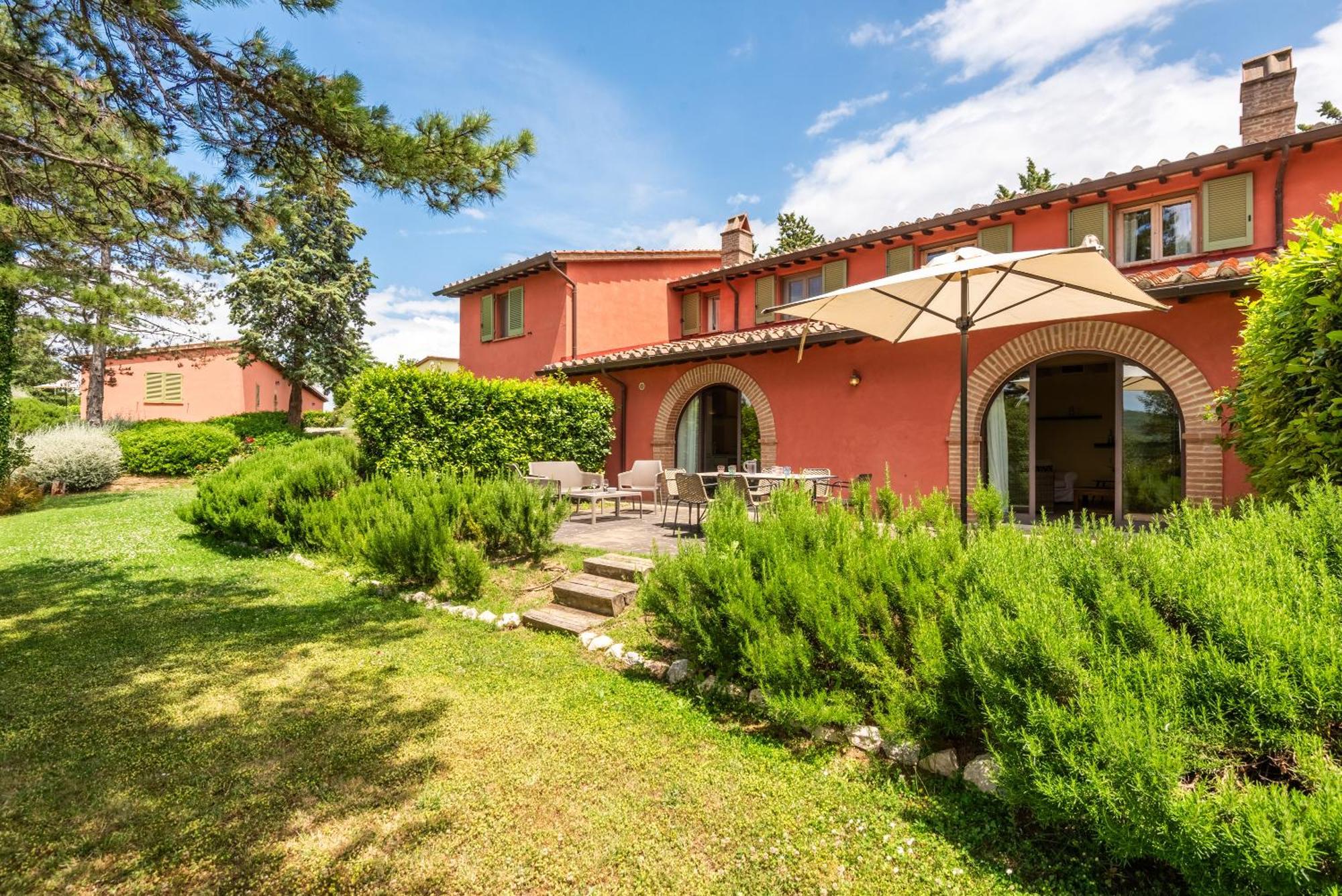 Hotel Cignella Garden In Tuscany Trequanda
